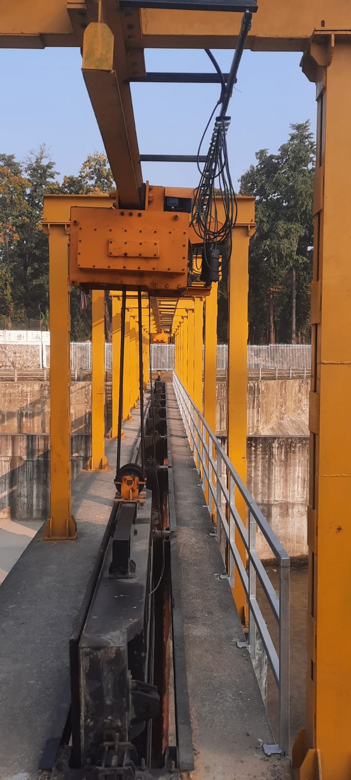 Steel gate support structure and walkway